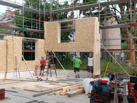 Pose des murs de le 2e maison de quartier Esseghem : un bâtiment écologique et exemplaire